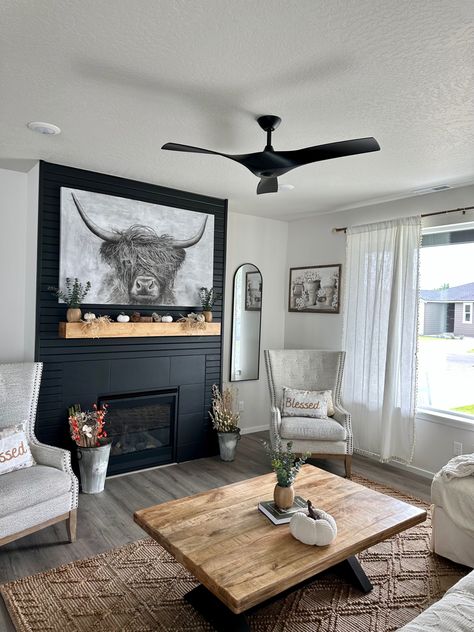 Farmhouse Living Room Black And White, Black Grey Brown Living Room, Black Brown And White Living Room, Modern Farmhouse Living Room Black, Black Rustic Living Room, Black Farmhouse Living Room, Beige And Black Living Room Ideas, Brown Black And White Living Room, Black White And Brown Living Room