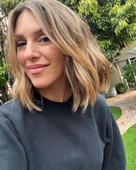 Elizabeth Hendrickson on Instagram: “Short hair. Don’t care✌🏻 💇🏼‍♀️🎨 @nikkilee901” Elizabeth Hendrickson, Cut And Color, Short Hair, Short Hair Styles, Hair Color, Hair Cuts, Hairstyles, My Style, Hair Styles