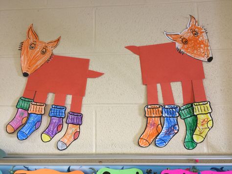 Dr Suess Fox In Socks Craft, Fox In The Socks Craft, Fox In Socks Craft Preschool, Dr Seuss Fox In Socks Craft, Fox In Sox Dr Seuss Craft, Fox In Socks Activities Preschool, Fox In Socks Activities, Fox In Socks Craft, March Kindergarten Activities