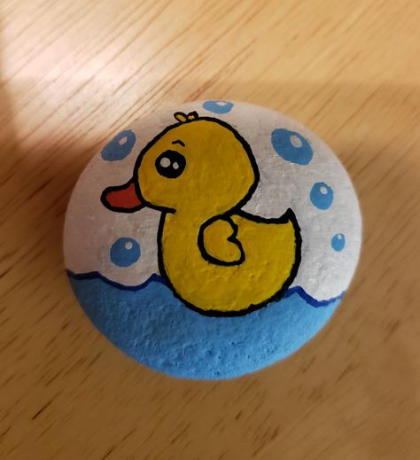 2- Rubber duck in the bath with bubbles #andiemrocks Rubber Duck Rock Painting, Ducks Painted On Rocks, Duck Rock Painting Ideas, Painted Rock Duck, Duck Painted Rocks, Rubber Duck Painting Ideas, Cute Rock Painting Ideas Easy Animals, Duck Rock Painting, Cool Rock Painting Ideas Easy