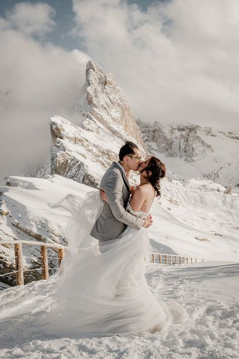 Winter Honeymoon Photoshoot in the Dolomites - Bespoke-Bride: Wedding Blog Dolomites Winter, Honeymoon Photoshoot, Winter Honeymoon, Honeymoon Inspiration, Winter Photoshoot, The Dolomites, Ski Season, Pre Wedding Photos, Winter Photography