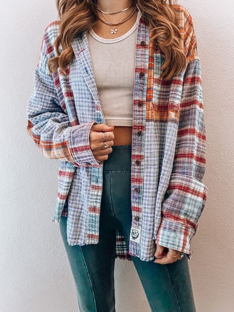 Colorful Flannel Outfits, Patchwork Flannel Shirt, Patchwork Flannel, Flannel Outfits, Coastal Granddaughter, Dream Style, Outfit Inspo Fall, Sirens, Fall Outfit