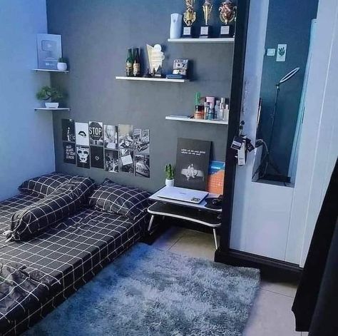 Comfortable Bedroom Decor, Tiny Bedroom Design, Mens Bedroom Decor, Small Room Design Bedroom, Minimalist Bedroom Design, Small Room Decor, Bedroom Setup, Small Bedroom Decor, Simple Room