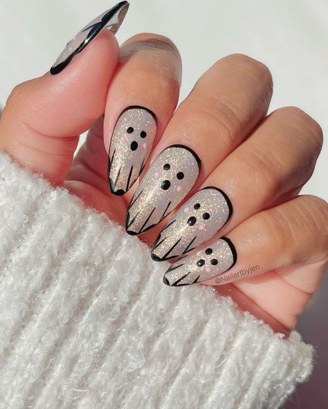 All Posts • Instagram Cute Halloween Nail Ideas, Halloween Nail Ideas, Latest Nail Designs, Scream Halloween, Dark Green Nails, Cute Halloween Nails, Perfect Fall Outfit, Spooktacular Halloween, Seasonal Nails