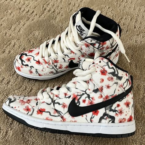 Nike SB High Cherry Blossom Dunks 2016 Size 5.5  Nike Sb High Tops, Nike Sb High, For My Friend, Black Laces, Nike Sb, My Friend, High Top, Cherry Blossom, Nike Shoes