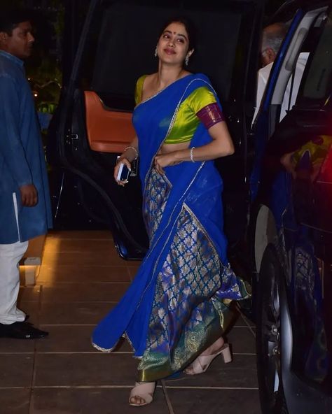 Jahnvi Kapoor Half Saree, Silk Half Saree, Sonam Kapoor Fashion, Jahnvi Kapoor, Athiya Shetty, Saree Blouse Styles, Half Saree Lehenga, Half Sarees, Saree Lehenga