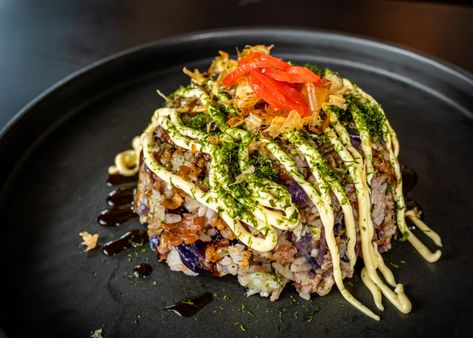 Okonomiyaki Fried Rice – Sushi Day Fried Rice Dishes, Vegetables And Rice, Rice Sushi, Bacon Fries, Tasty Meals, Russell Hobbs, Rice Ingredients, Rice Grain, Asian Cooking