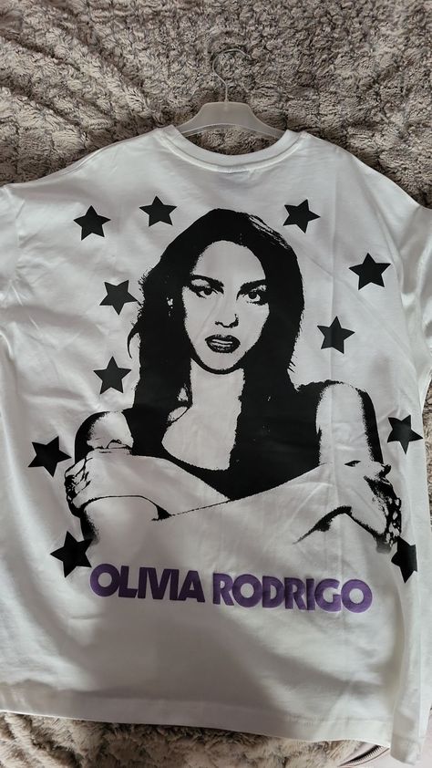 Olivia Rodrigo Merch, Olivia Rodriguez, Guts Tour, Xmas Wishes, Pop Queen, Mexican Girl, Girl Problems, I Am A Queen, Fav Celebs