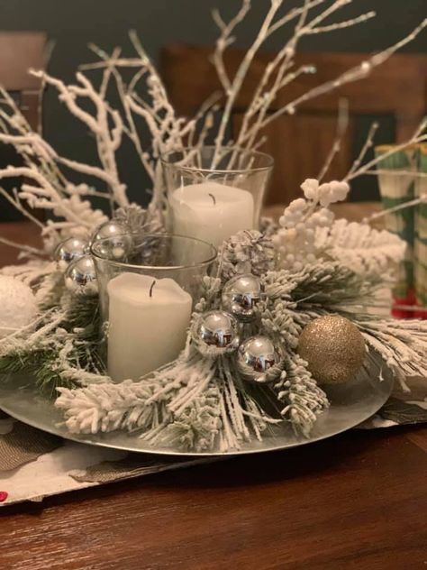 White And Silver Christmas Table Winter Centerpieces, Silver Bowl Christmas Centerpiece, White Christmas Centerpieces Diy, Silver And Gold Christmas Table Centerpieces, Silver Christmas Centerpieces, Winter Tablescapes After Christmas, White Christmas Tablescapes, Christmas Party Centerpieces, Christmas Decorations Centerpiece