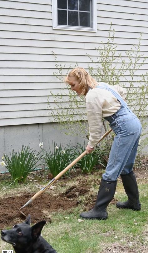 Farm Workwear Women, Women Gardening, Female Gardener, Woman Gardening, Female Farmer, Overcome The World, Walking In The Rain, How To Protect Yourself, Living Water