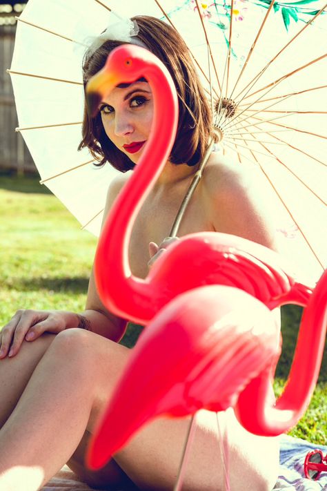 Flamingo pinup retro photoshoot Retro Shoot, Nature Shoot, Flamingo Fashion, Retro Photoshoot, Pin Up Swimsuit, Hanger Ideas, Swimsuits Photoshoot, Pretty Bathrooms, Pin Up Photography