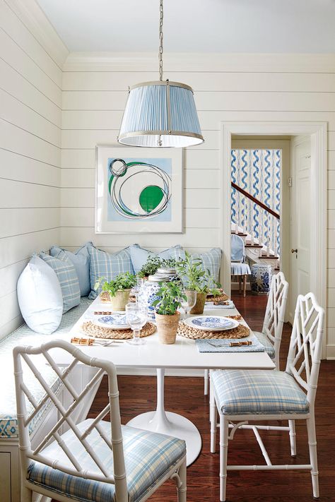 Charming Breakfast Nook Ideas Living Room Neoclassic, Green Family Rooms, Kips Bay Showhouse, Small Sunroom, Blue And White Decor, White Laundry Rooms, Style Me Pretty Living, Home Nyc, Tiles Ideas