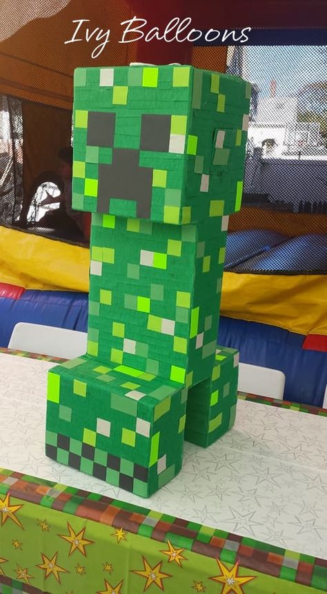 Custom Pinatas, Minecraft Pinata, Minecraft Cake Designs, Minecraft Diy Crafts, Diy Minecraft Birthday Party, Minecraft Costumes, Minecraft Party Decorations, Minecraft Theme, Creeper Minecraft