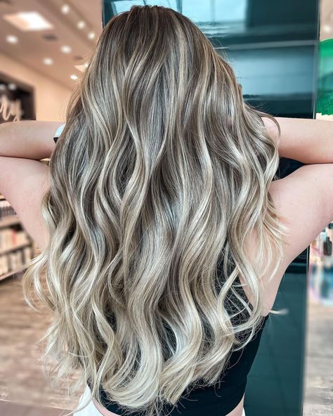 created by @simonssayshair Light Beige Blonde, Toner Formulas, Professional Hair Products, Highlight Hair, Baby Lights, Hair Contouring, Blonde Highlight, Hair Services, Color Balayage