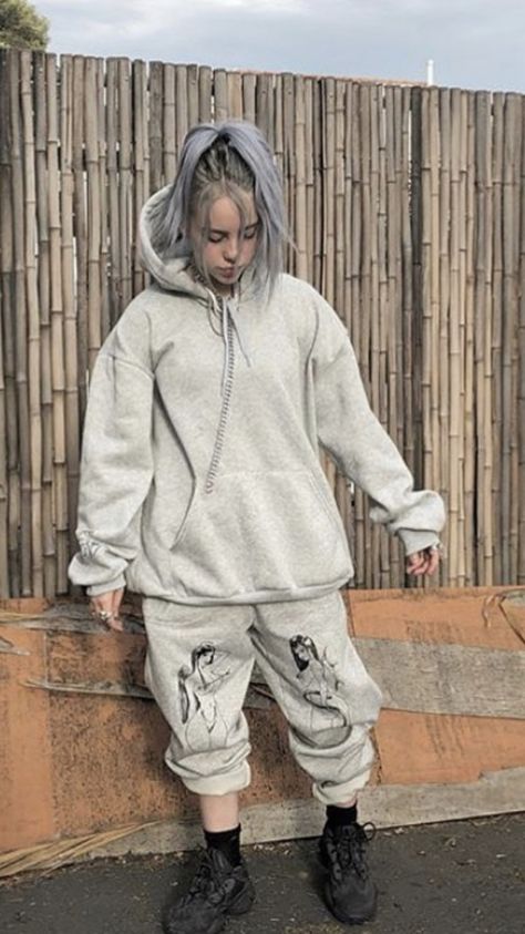 Cool Style Outfits, Indie Singers, Billie Eilish Outfits, Boyish Outfits, Lesbian Outfits, Gay Outfit, Baggy Clothes, Cute Lazy Day Outfits, Lazy Day Outfits