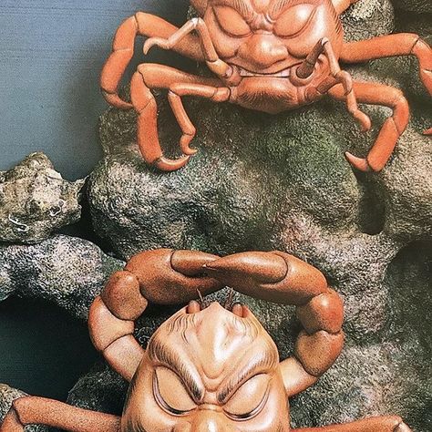 #HeikeCrabs! Ancient #JapaneseFishermen were #SeeingThings when they hauled the ancestors of these crabs out of the deep. For millenia, crab carapaces suggesting faces were considered lucky. Fishermen threw them back. In the 1300s, #Heike warriors lost a sea battle in the #InlandSea. Fishermen honored the lost #samurai with the Heike face stamped on crabs. Evolution was driven by man’s preference. Painting Mood, Crab Tattoo, Sea Battle, Leagues Under The Sea, History Painting, Japan Tattoo, Underwater World, A Sea, The Deep