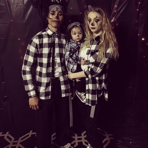 Gangster clown party Gangster Clown Costume, Cholo Makeup, Clown Halloween Outfit, Clever Couples Halloween Costumes, Gangster Halloween Costumes, Halloween Constumes, Gangster Clown, Makeup Clown, Halloween Makeup Clown