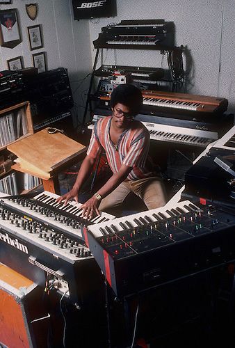 Barney Hurley on Twitter: "Herbie Hancock at his Los Angeles home studio in 1977 https://t.co/l6mwMGr7to" / Twitter Herbie Hancock Poster, Jazz Aesthetic, Studio Pics, Studio Pictures, Producer Studio, Herbie Hancock, Jazz Art, Afrocentric Art, Studio Gear