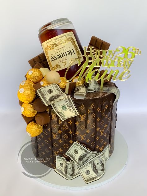 Hennessy Cupcakes Ideas, Hennessey Cake For Men, Hennessy Cake Ideas, Hennessy Infused Cake Recipe, Birthday Cake Hennessy, Liquor Cakes, Cakes 2023, Hennessy Cake, 26 Birthday