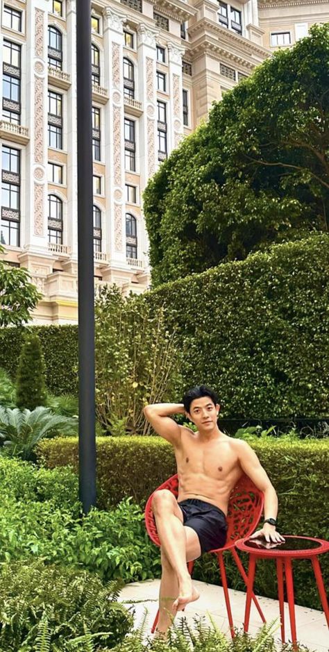 Solomon Wallpaper, Park Solomon Wallpaper Cute, Park Solomon, Shawn Mendes Wallpaper, Male Models Poses, Perfect Husband, Handsome Asian Men, Boys Wallpaper, The Guardians