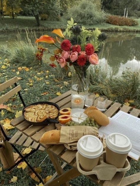 be kind, always. Picnic Date Food, Picnic Inspiration, Picnic Date, Picnic Ideas, Cottage Core Aesthetic, Picnic Time, Cottagecore Aesthetic, Spring Vibes, Small Canvas