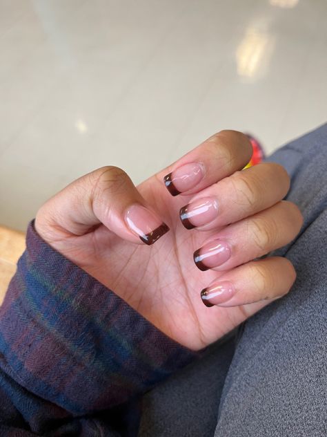 Small Brown French Tip Nails, Square Nails Brown Tips, Short Square Brown French Tip Nails, Autumn French Tip Nails Short Square, Brown Square French Tip Nails, Fall Nails French Tip Square, Brown French Tip Nails Square Short, Brown French Tips Square, Brown French Tip Square