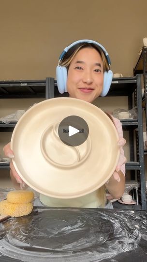 137K views · 14K reactions | THE CHIP N DIP BOWL IS BACK! 😍

#pottery #ceramics #hobby #chipanddip #potterylove #bowl | emme zhou | emmezhou · Original audio Salsa Bowls, Chip Bowl, Chip And Dip Bowl, Dip Bowl, Chips And Salsa, Craft Activities, Chips, Bowl, Ceramics