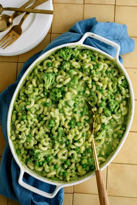 Green Mac and Cheese without Food Coloring Recipe Mac And Cheese Halloween, Green Mac And Cheese, Healthy Mac And Cheese, St Patricks Food, Cereal Bars Recipes, Healthy Mac N Cheese, All Things Green, Green Veggies, Green Food