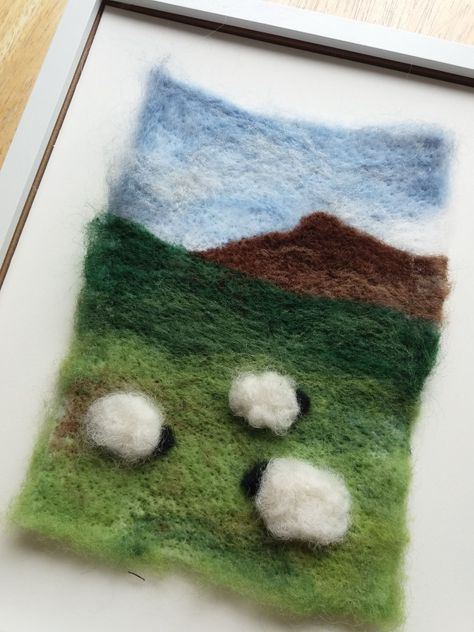 Needle Felted landscape Felting Landscapes Inspiration, Landscape Needle Felting, Felt Landscape Art, Needle Felting On Canvas, Needle Felting Flat, Needle Felting Scenes, Needle Felt Art Pictures, Needle Felting Gifts, Needle Felting 2d