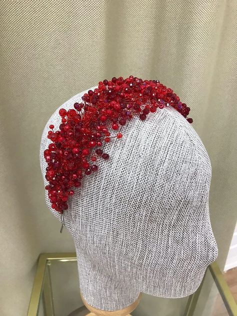 Burgundy Red Crystal Bridal Tiara Crown Red Wedding - Etsy Crowns For Quinceanera, Red Henna, Diamond Hair, Crystal Bridal Tiaras, Red Crown, Crystal Tiara, Prom Accessories, Tiara Crown, Crystal Tiaras