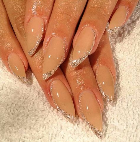 Middle Eastern Nail Designs, Arabic Nails Design, Arabic Nails, Arab Style, Almond Nails Designs, Clever Quotes, Nail Styles, Arabian Nights, Nails Designs