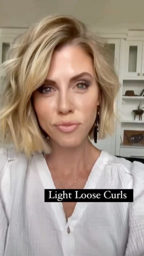 Curling Wand Short Hair, Long Bob With Curls, Jocelyn Mcclellan, Highlight Colors, Sleek Short Hair, Edgy Bob, Short Hair Waves, Haircuts For Medium Length Hair, Hair 2022