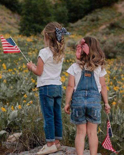 Wishing you a fun-filled fourth 🇺🇸 Happy Independence Day! Fourth Of July Photoshoot Kids, July Photoshoot Ideas, July 4th Photoshoot, Fourth Of July Instagram, Fourth Of July Photoshoot, Photoshoot Ideas Kids, 4th Of July Desserts, Holiday Photography, July Birthday