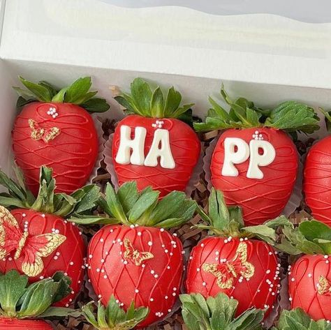 Dipped By Steph on Instagram: "bright and beautiful red set🍓🦋✨ • inspo: @vs.sweetz • Now booking April, dm to order!✨ #chocolatecoveredstrawberries #butteryflytheme #birthdaystrawberries #dippedstrawberries #easterstrawberries #easterberries #sweets #atlstrawberries #atlberries #atlsweets #atlga #goldstrawberries #whitechocolatestrawberries #redthemestrawberries #birthdayberries #redandgoldstrawberries #dippedbyssteph" Red And Gold Chocolate Strawberries, Red And Gold Strawberries, Gold Strawberries, Gold Straws, White Chocolate Strawberries, Gold Chocolate, Red Chocolate, Strawberry Dip, Now Booking