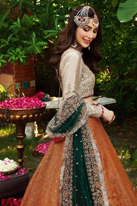 Aisha Imran. Shafaq Green Mehndi Outfit, Desi Wedding Outfits, Orange Lengha, Jamawar Lehnga, Bridal Mehndi Dresses, Mehndi Dresses, Asian Bridal Dresses, Latest Bridal Dresses, Asian Bridal