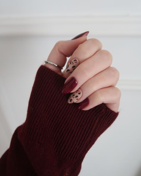 Happy Monday - may your coffee be strong and your will to leave your bed stronger 🤞 . Slowly trying to get back into the swing of things since my holls and get into autumn mode 🍂🍁 . 🏷️ autumn nail Inspo, fall nails, burgundy nails, leopard print nails, animal print nails, maroon nails, autumn nails, nail art, nail inspo Fall Nails Burgundy, Autumn Nail Inspo, Nails Leopard Print, Nails Maroon, Nail Inspo Fall, Burgundy Nail Art, Nails Leopard, May Your Coffee Be Strong, Nails Burgundy