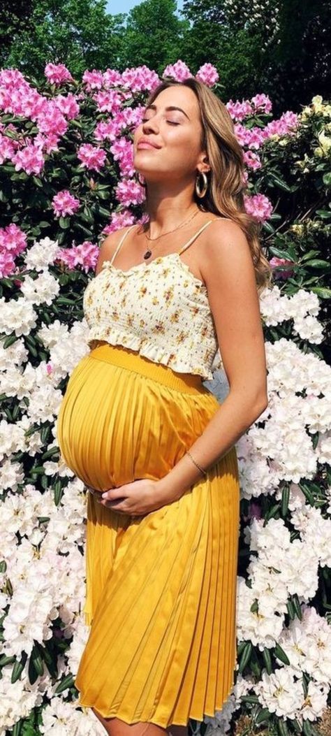 Yellow Top Outfit, Outfit Pregnant, Pregnant Outfit, Pregnancy Clothes, Top Outfit, Yellow Top, Maternity Fashion, Maternity Clothes, Lotus