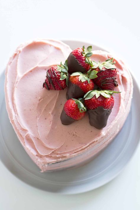 Heart Shaped Chocolate Strawberry Cake | girlversusdough.com @girlversusdough Heart Cake With Strawberries, Heart Cake Recipes, Kek Coklat, Cake With Strawberries, Cake Heart, Heart Shaped Cake, Chocolate Strawberry Cake, Heart Cakes, Heart Shaped Chocolate