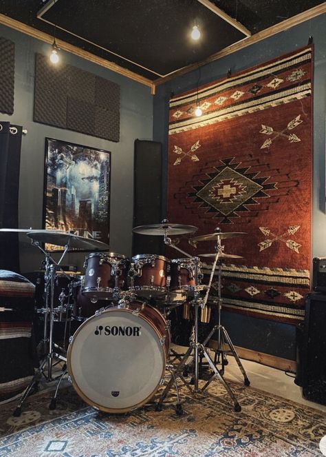 Drumset Room Ideas, Home Drum Room, Drum Kits Aesthetic, Drummer Room Ideas, Music Room With Drums, Drum Room Decor, Drum Set In Bedroom, Room With Drum Set, Drum Set Up