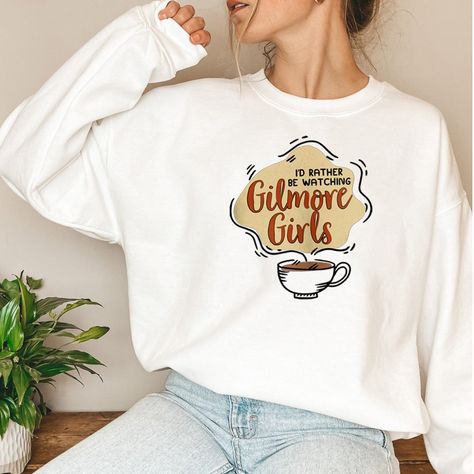 Gilmore Girls Sweatshirt, Luke's Diner, Watch Gilmore Girls, Girls Sweatshirt, Winter Sweatshirt, Sweatshirt Women, Girl Sweatshirts, Hoodie Girl, Gilmore Girls