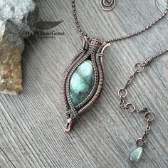 Wire Pendants, Wire Jewelry Designs, Wire Wrapping Crystals, Wire Wrapping Stones, Labradorite Necklace, Straight Forward, Wire Work Jewelry, Wire Necklace, Labradorite Necklaces