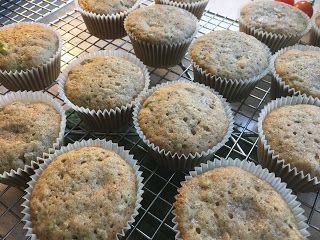 Green Tomato Muffins, Tomato Muffins, Gardening Clothes, Tomato Bread, Zucchini Cake, Zucchini Muffins, Zucchini Bread Recipes, Bread Ingredients, Make My Day