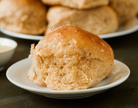 Soft and Fluffy Dinner Rolls (100% whole wheat) - Texanerin Baking Herb Dinner Rolls, Whole Wheat Dinner Rolls, Wheat Dinner Rolls, Wheat Rolls, Fluffy Rolls, White Rolls, Whole Wheat Rolls, Thanksgiving Side Dishes Healthy, Fluffy Dinner Rolls