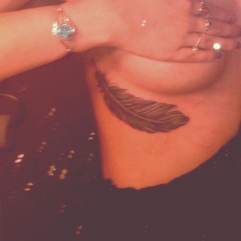 Feather tattoo :)  #side #rib #feather #tattoo Back Feather Tattoo Women, Feather Tattoo On Chest For Women, Feather Chest Tattoo Female, Feather Tattoos Underboob, Feather Underboob Tattoo, Tattoo Under Breast, Feather Tattoo On Ribs, Feather Rib Tattoos, Feather Tattoos On Side Ribs