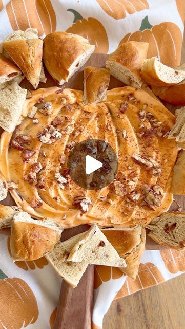 Kelsey | Food Blogger on Instagram: "Skip the butter board trend and go straight for this pumpkin spice cream cheese board! 🍁😊#trendalert #pumpkinspice #butterboard" Pumpkin Butter Board, Butter Board Trend, Cream Cheese Board, Pumpkin Spice Cream Cheese, Pumpkin Spice Cream, Butter Board, Pumpkin Butter, Charcuterie Board, Pumpkin Spice