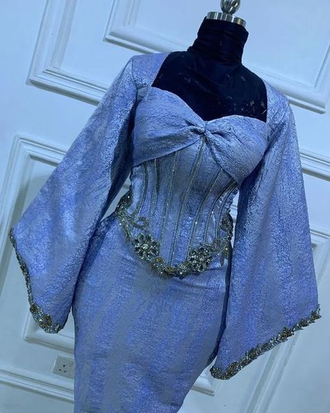 Naija_fashiondesigners on Instagram: "👗 @trendenciasapparel" White Lace Asoebi, Brocade Dress Styles, Cute Maternity Dresses, African Bridal Dress, African Party Dresses, Chic Dress Classy, African Print Dress Ankara, African Wear Dresses, African Print Dress Designs