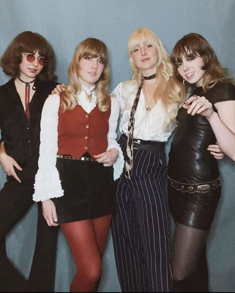 Glam Rock Outfits, 60s Outfit, Fashion 60s, 70s Inspired Outfits, Rock Star Outfit, Lesbian Fashion, 60s 70s Fashion, 70s Inspired Fashion, Quoi Porter