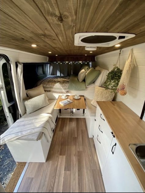 Astuces Camping-car, Converted Vans, Tiny House Camper, Caravan Makeover, Bus Living, Kombi Home, Caravan Renovation, Van Conversion Interior, Diy Camper Remodel