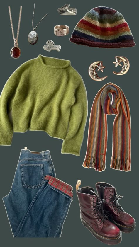 green jumper Cold Vintage Outfits, Cool Cold Weather Outfits, Cosy Outfit Ideas, Thrifting Outfits Ideas Winter, Quirky Fashion Winter, Maine Outfits Winter, Clutter Core Outfits, Granola Fits Winter, Winter Outfit Vintage