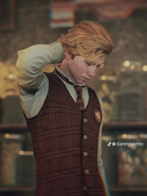 Gareth Weasley Hogwarts Legacy, Gareth Weasley, Garrett Weasley, Hogwarts Legacy Outfits, Hogwarts Legacy Game, Harry Potter Legacy, Hogwarts Legacy Aesthetic, Fabian Penje, Legacy Aesthetic